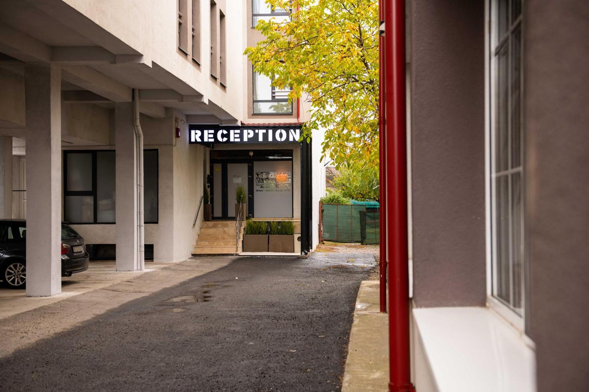 奥托佩尼Bucharest Airport Accomodation公寓式酒店 外观 照片