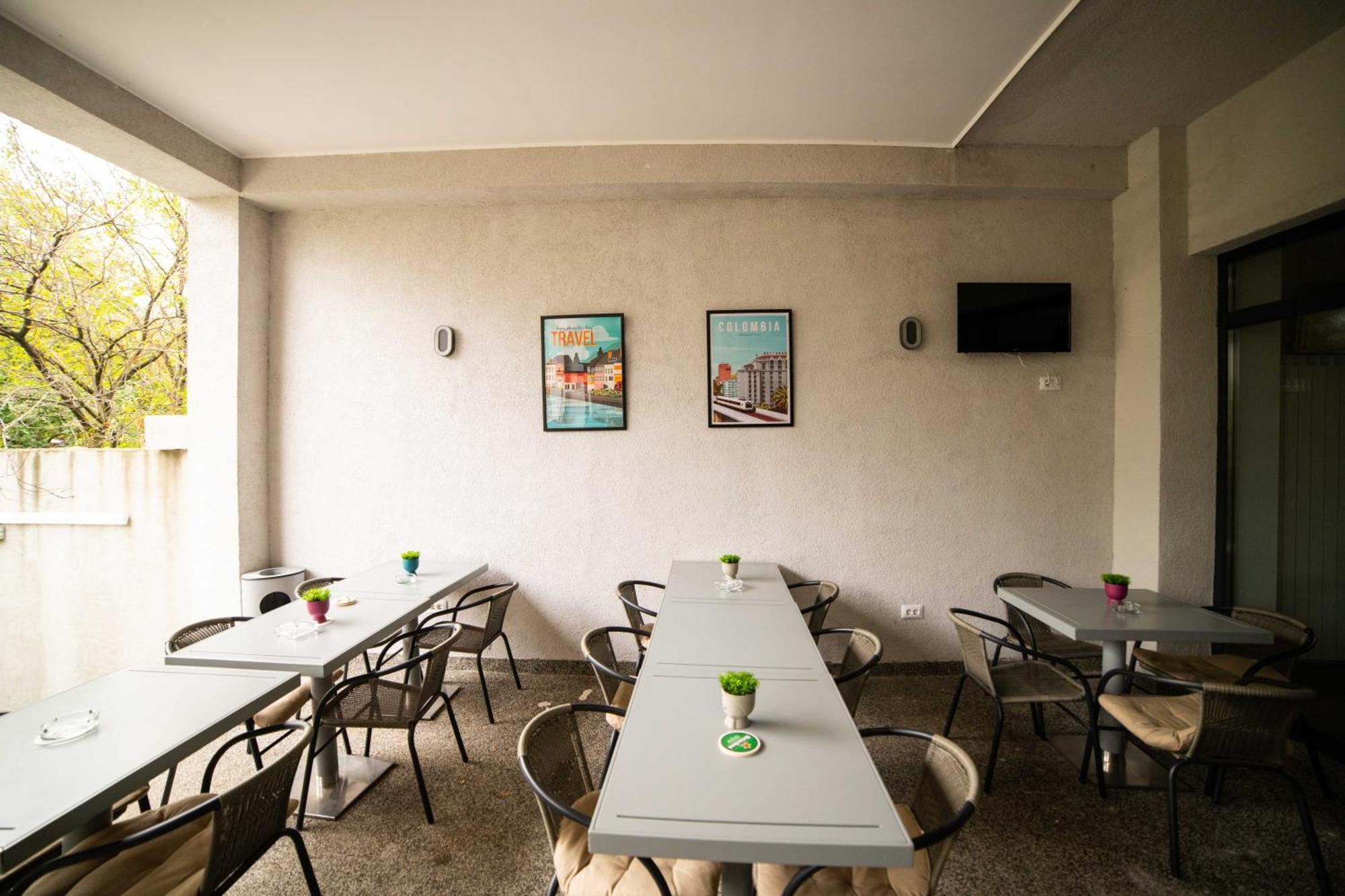 奥托佩尼Bucharest Airport Accomodation公寓式酒店 外观 照片