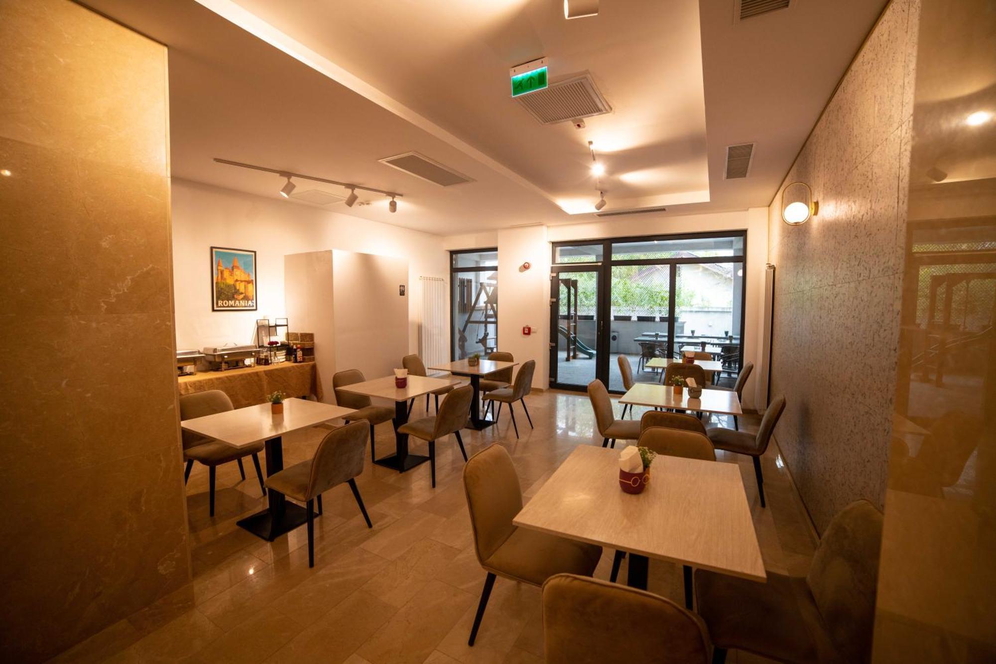 奥托佩尼Bucharest Airport Accomodation公寓式酒店 外观 照片