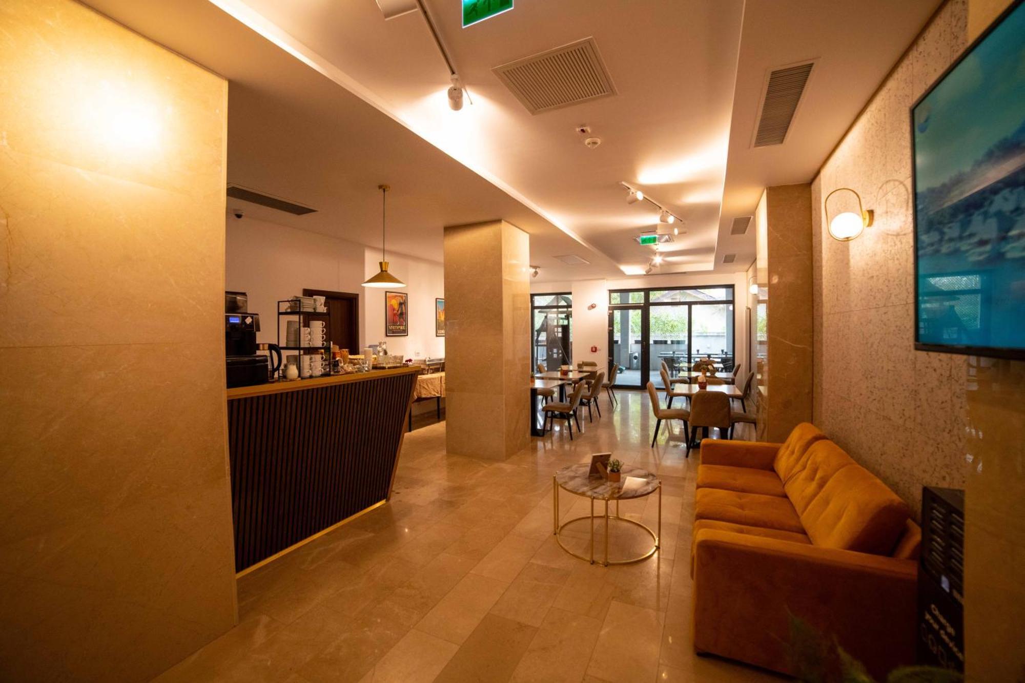 奥托佩尼Bucharest Airport Accomodation公寓式酒店 外观 照片