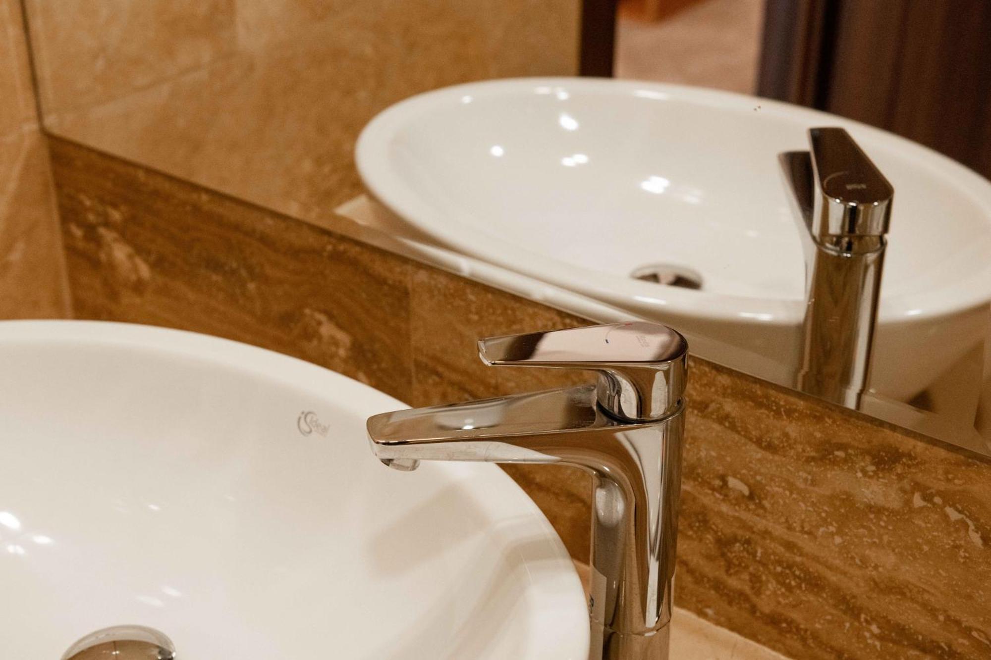 奥托佩尼Bucharest Airport Accomodation公寓式酒店 外观 照片