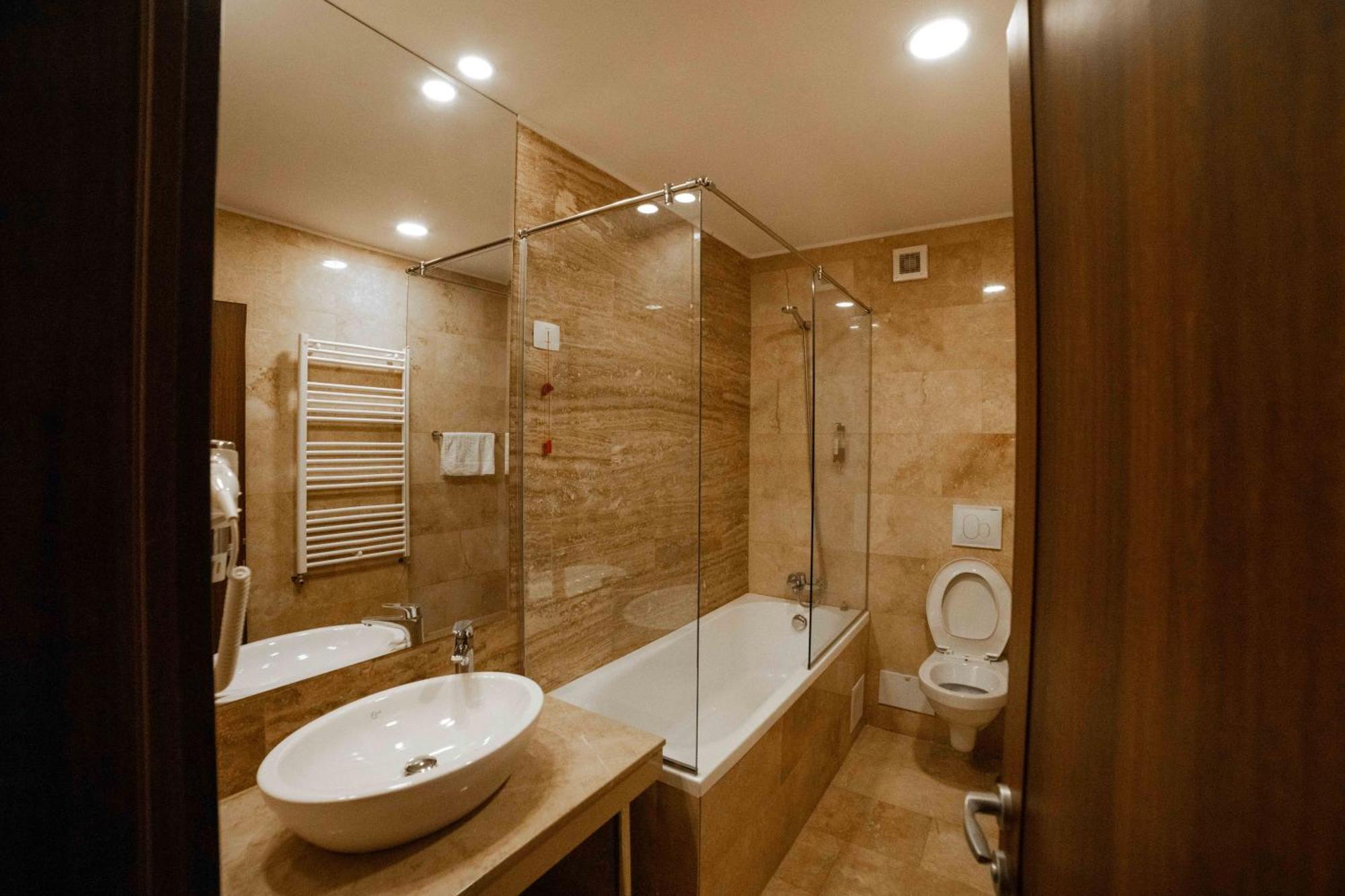 奥托佩尼Bucharest Airport Accomodation公寓式酒店 外观 照片