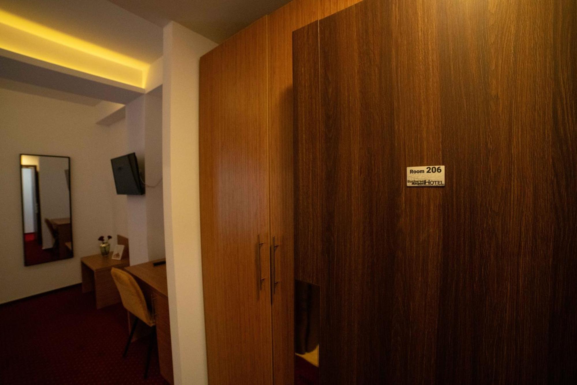 奥托佩尼Bucharest Airport Accomodation公寓式酒店 外观 照片