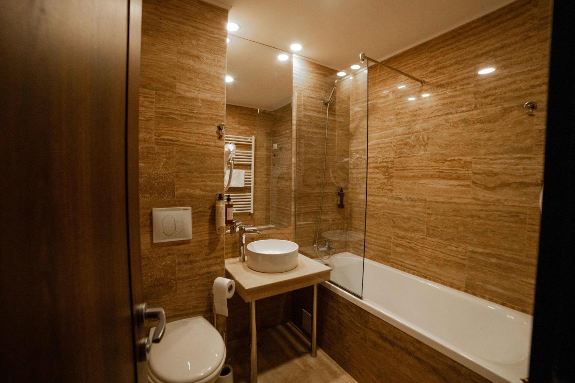 奥托佩尼Bucharest Airport Accomodation公寓式酒店 外观 照片