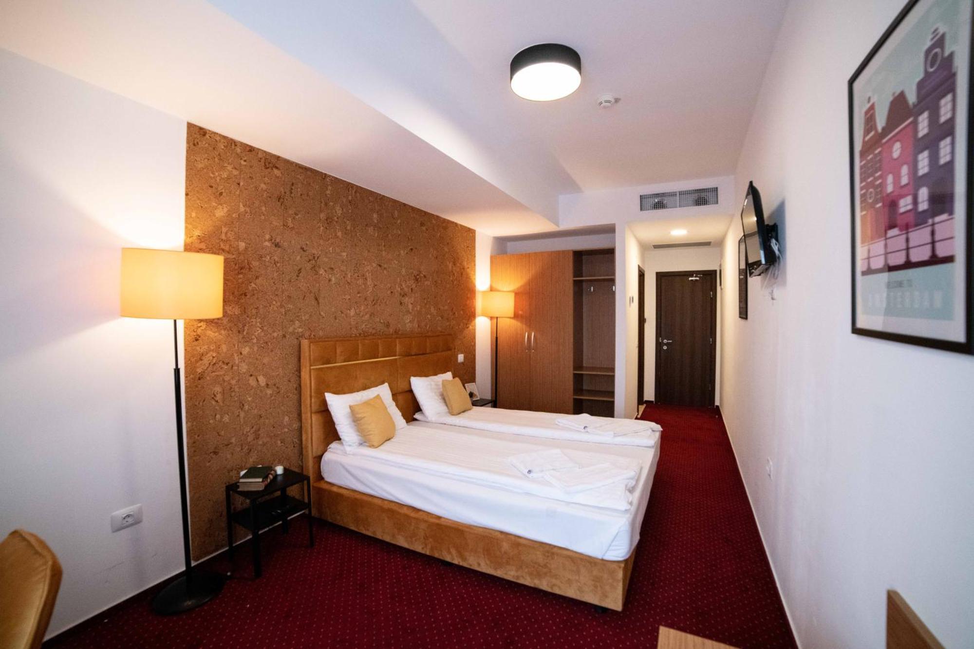 奥托佩尼Bucharest Airport Accomodation公寓式酒店 外观 照片