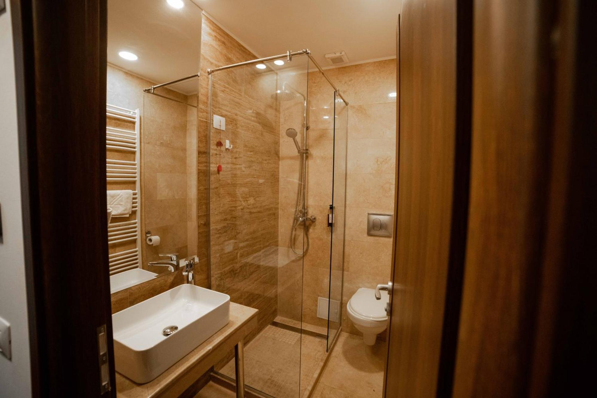 奥托佩尼Bucharest Airport Accomodation公寓式酒店 外观 照片