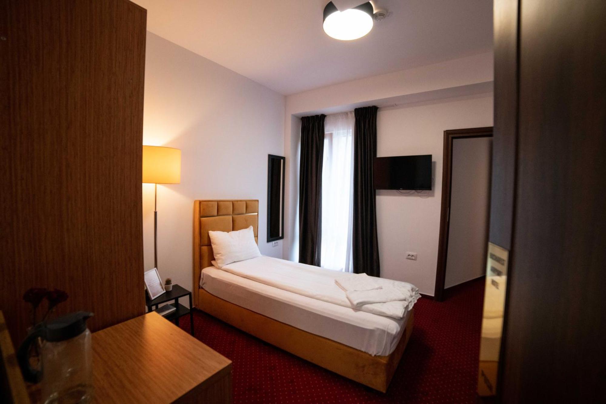 奥托佩尼Bucharest Airport Accomodation公寓式酒店 外观 照片