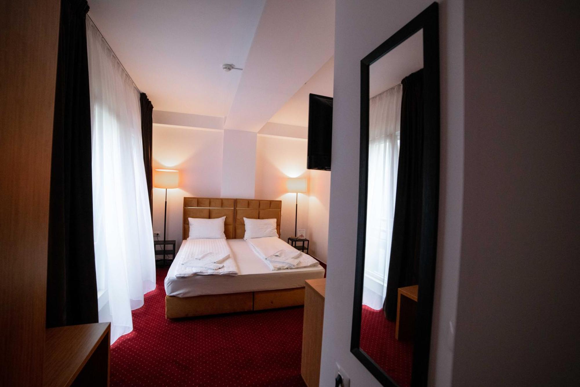 奥托佩尼Bucharest Airport Accomodation公寓式酒店 外观 照片