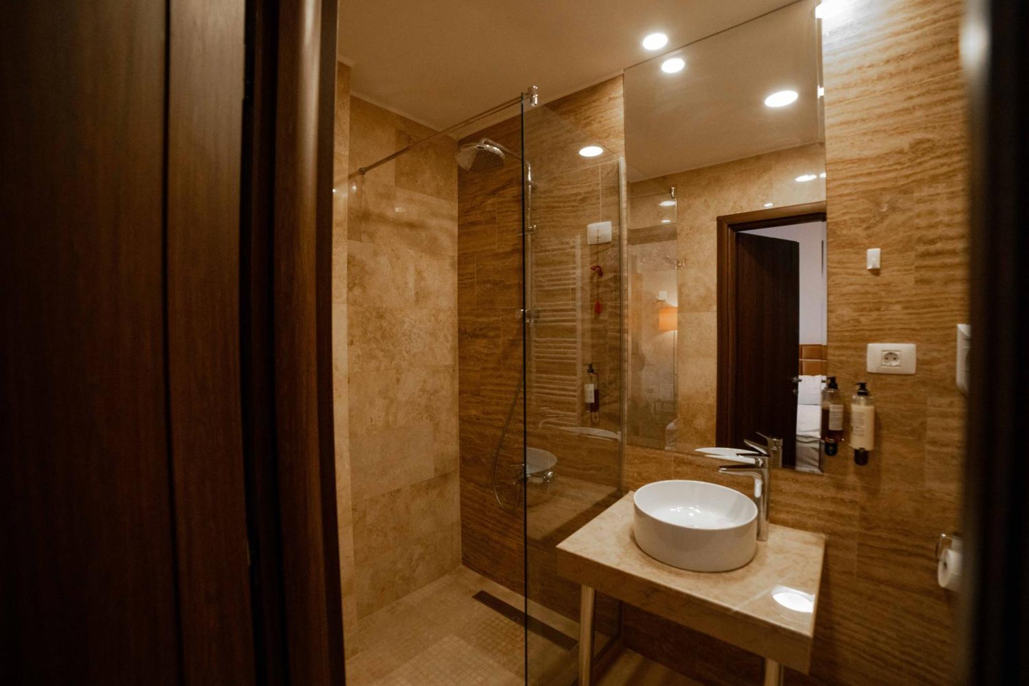 奥托佩尼Bucharest Airport Accomodation公寓式酒店 外观 照片