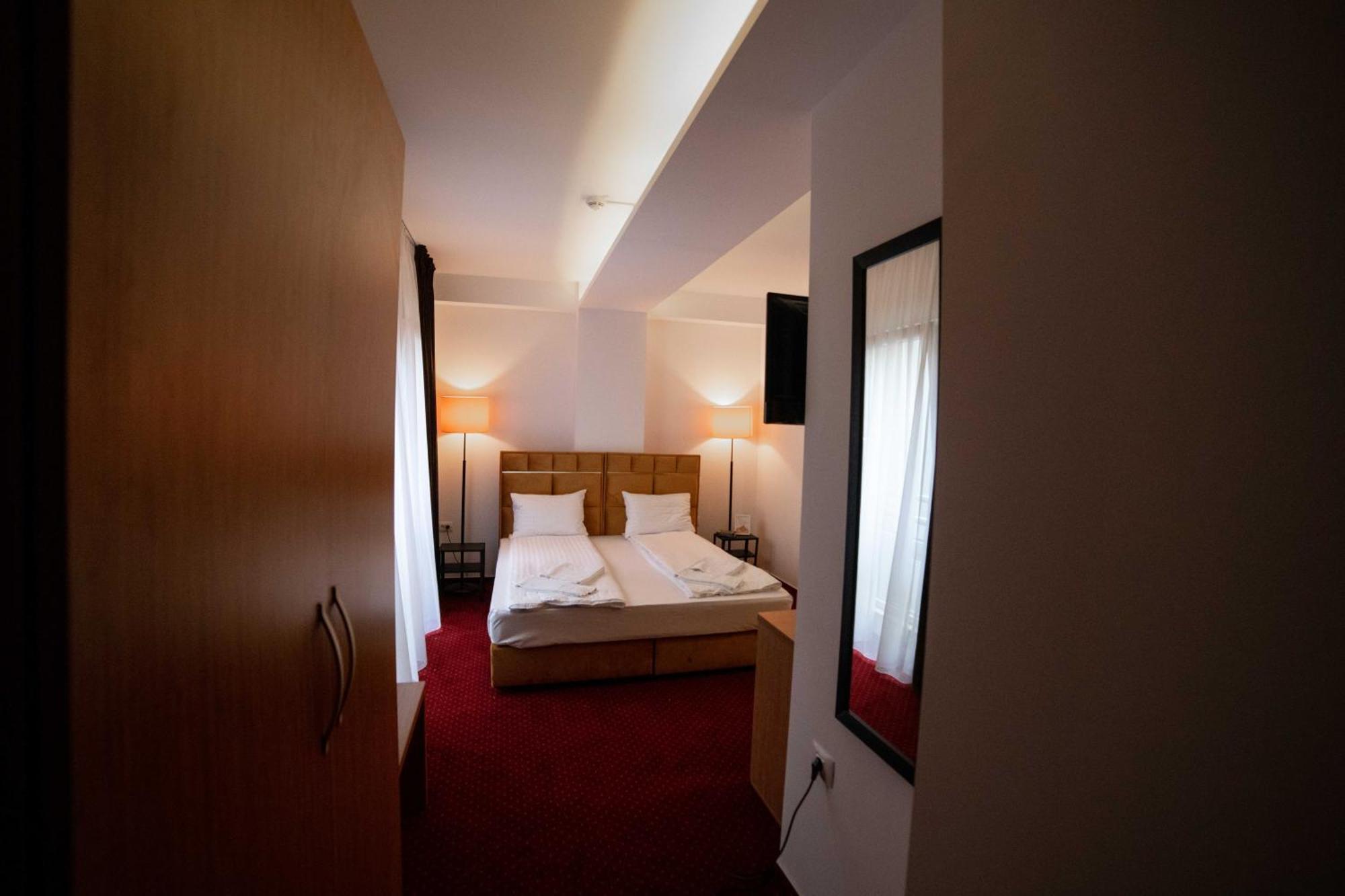奥托佩尼Bucharest Airport Accomodation公寓式酒店 外观 照片